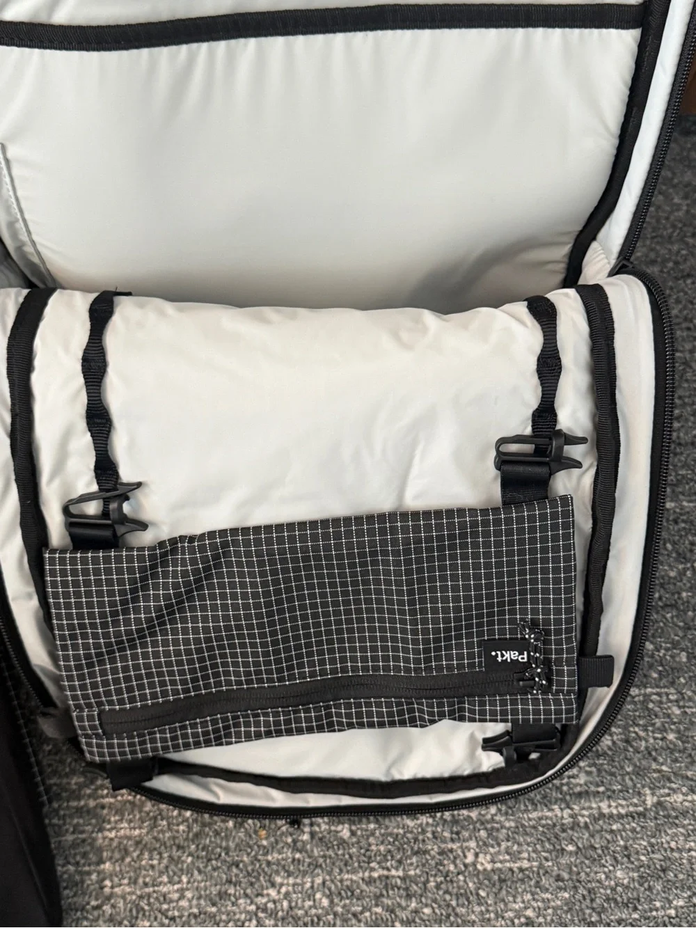 Pakt everyday sling